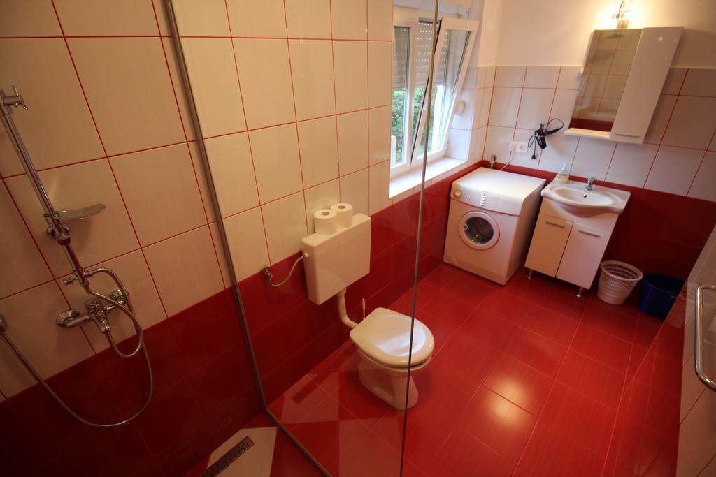 Apartmens Adriana 诺维·维诺多尔斯基 外观 照片